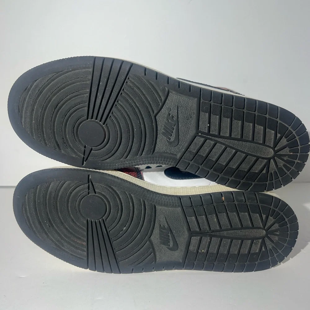 Nike Air Jordan 1 Mid Chicago Wear Away Infrared Blk FB0568-006‎ Size 5Y